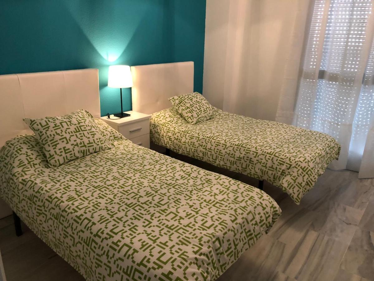 Torremolinos, Playa Del Bajondillo, Primera Linea Екстериор снимка